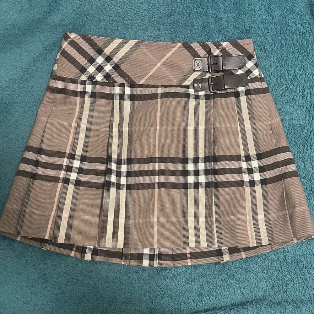 Burberry skirt